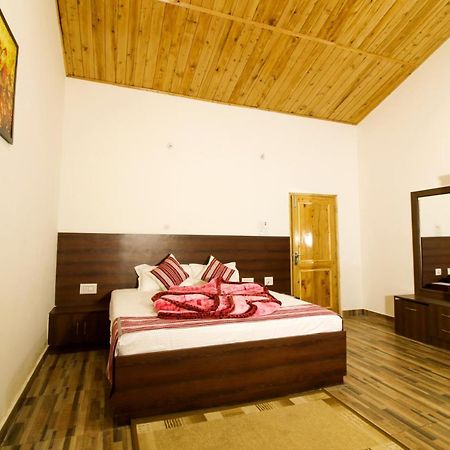 Chaman Vatika Hotel Kulu Esterno foto