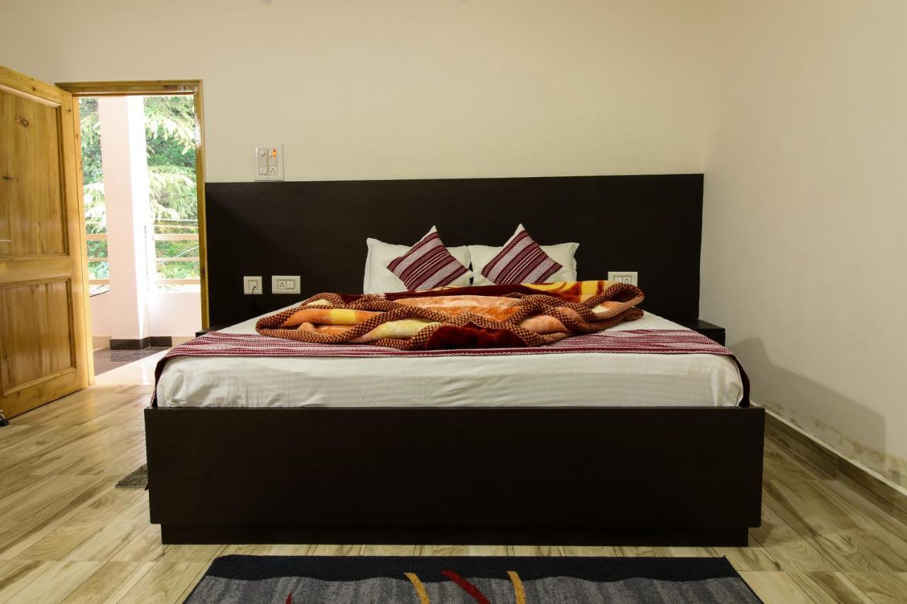 Chaman Vatika Hotel Kulu Esterno foto
